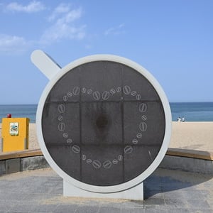 【韓国】 「コーヒー」で有名な街・江陵、海が目の前の絶景とカフェ通り