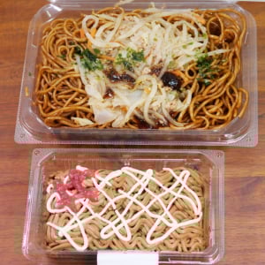 焼きそばにしか見えない「焼きそばみたいなショコラケーキ」が本当にウマイ / セブンイレブンで買える