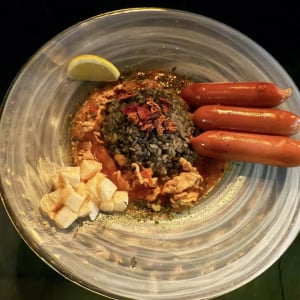 【大阪グルメ】謎の洞窟を抜けた先にある極上のカレー　住之江・平林駅そばの「One Curry BAR M’s」