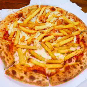 イタリアで大人気！ ピザにフライドポテトをのせると革命的に激ウマだと判明！ 実際に食べた