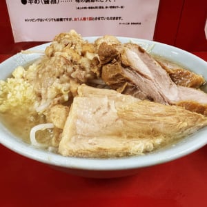 閉店時間ギリギリのラーメン二郎で「深夜2時のラーメン」を食べた結果