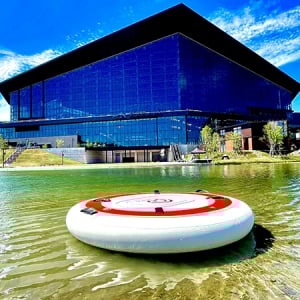 【北海道北広島市】新感覚の水上体験！電動モビリティ・Wheeebo、Fビレッジで夏限定レンタル開始