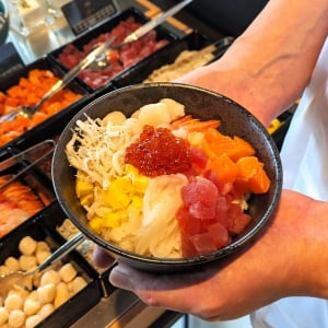 【小樽グランベルホテル】“のせ放題”海鮮丼×運河ビュー露天風呂って…最高すぎません？