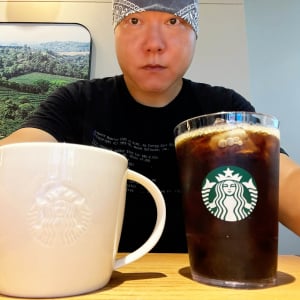 【革命グルメ】ホットコーヒーとアイスコーヒーを同時に飲むとウマイ！ 騙されたと思ってやってみて