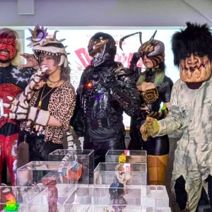 世界が熱狂！ ソフビ界の巨匠・赤松和光が魅せる圧巻の職人技【怪獣ラボ展】