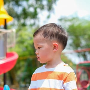 子どもが猛暑を健康的に乗り切るための「育免（イクメン）」とは？専門家が猛暑のリスクと対処法を解説