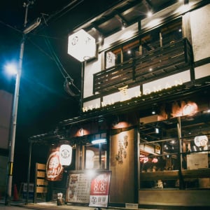 京町屋のリノベ酒場で百種の小皿料理を一皿230円から！ 8月8日オープン「100種小皿と炉端 百炉まん」を体験