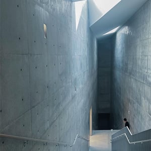 SNSで話題「直島新美術館」99匹の“オオカミ”が大迫力！リアルで圧巻、写真映え必至のアートスポットだよ