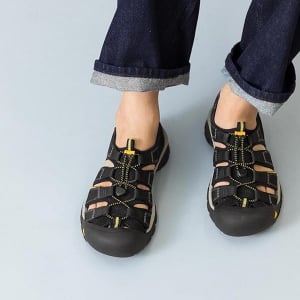 【Fashion Big Sale】KEENの定番『NEWPORT H2』がいまなら19％オフ。水辺でも街歩きでも活躍するって最強かも