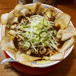 東京でガチの青森を感じられる「長尾中華そば」の津軽BLACKラーメンが極まってた