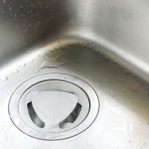 180日効果が続くってホント？ 大掃除で塗った「激落ちくん」のコーティング、半年後の様子はね