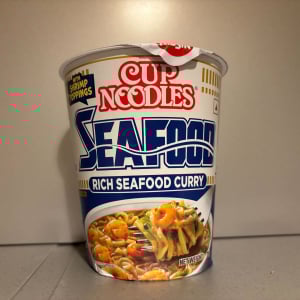 インドのお土産でもらった「シーフードヌードル」がカレー味でビックリ！