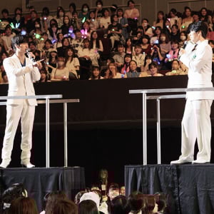 「最高な無駄遣い」トロッコ・花道・センステ・銀テありで1曲も歌わない！幕張メッセで「トロッコグリコ」『美男高校地球防衛部LOVE!』イベントが斬新すぎた