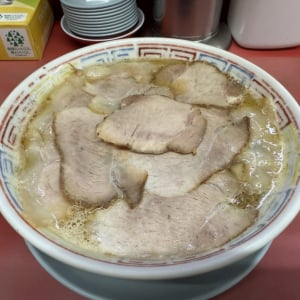 【大阪グルメ】昭和レトロな雰囲気の中で味わうコクのあるラーメン「天天，有」