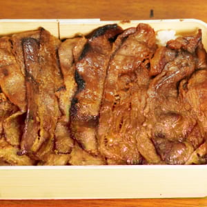静岡最強だと信じて疑わない駅弁「あみ焼き弁当」の豚肉牛肉MIXバージョンを食べた結果
