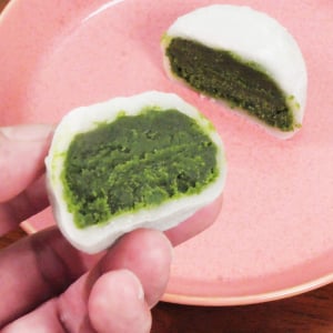 12秒に1つ売れた「MAMIDORI大福」を買って食べた結果→ もんげー！