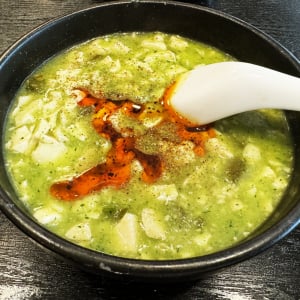 孤独のグルメに登場した麻婆豆腐の聖地「眞実一路」でグリーンな麻婆豆腐を食べる