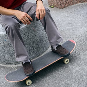スエード素材の「Vans」“スケートローファー”がズルいかわいさ！この秋、大活躍する3カラーに熱視線