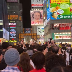 警察車両が数十台……　阪神タイガース優勝で道頓堀に警察官大集合の厳戒態勢