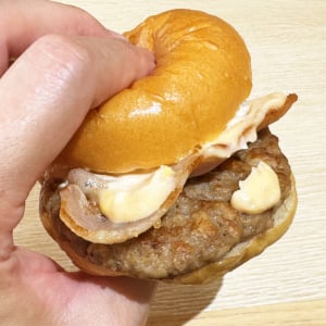 マジか！ くら寿司が月見バーガーに参戦！ もう一度言う！ くら寿司が月見バーガーに参戦!!!!
