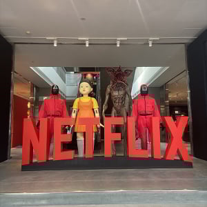 Netflix人気作品の世界が渋谷に降臨!? 体験型展示や限定アイテムが大充実の「10周年記念イベント」を徹底レポ