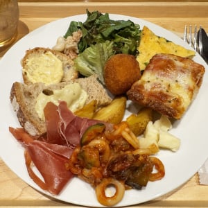 スタバの食べ放題に行ったら最高すぎた件 / おいしい手作り料理もたっぷり食べられるスターバックス