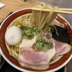 【新宿グルメ】ラーメンとうどんの二刀流！？瀬戸内食堂ねいろ屋「いりこの中華そばうどん合盛り」