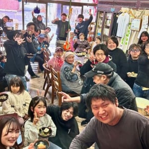 不登校の小学生と認知症のおばあちゃんが支え合う。高齢者・若者・障がい者など”ごちゃまぜ”の居場所、栃木「えんがお」が生んだつながり