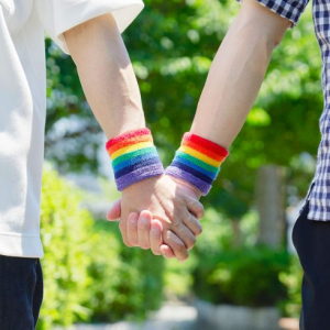 「家を借りたいだけなのに…」LGBTQ+当事者の声から見えた、同性カップルと“賃貸の壁”