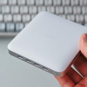 ずっと在庫切れだったAnkerのコレ。速い・薄い・コンパクトで「充電ストレス」をゼロにしてくれるんだ