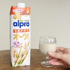 牛乳代わりに「オーツミルク」を飲み始めて、2週間。無理なく食物繊維を摂取できるっていいな