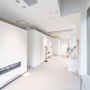 ダイドー新型自販機「HAKU」ボタンも商品表示もない理由