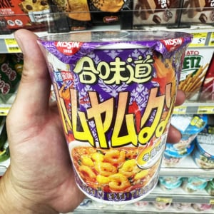 香港で売られているタイのトムヤムクン味のカップヌードルは日本語なんじゃ