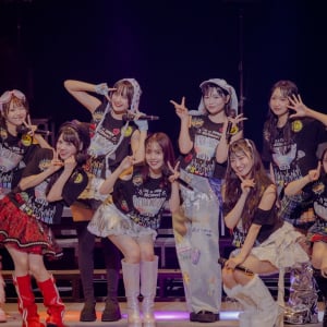 【ライブレポ】OCHA NORMA、初の日本武道館公演で魅せた、笑顔のパフォーマンス──「OCHA NORMA 2025 LIVE at BUDOKAN ～#OCHAnnel～」