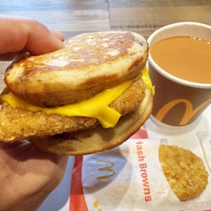 香港マクドナルド限定の朝マックを食べるとどうなるのか
