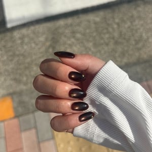 「カフェラテネイル」から定番の「チェックネイル」まで。2025年秋のおすすめネイルデザイン5選