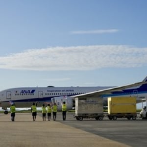 アウェイで応援よろしく! 岡山桃太郎空港「ファジアーノ岡山」スペシャルお見送り実施中