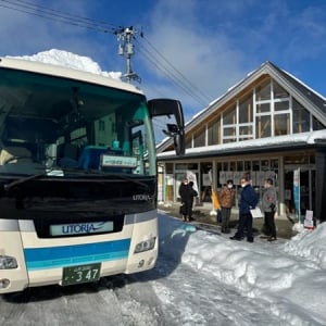 【山形県上山市】かみのやま温泉発着の「蔵王シャトルバス」で冬旅を楽しもう!新路線も登場