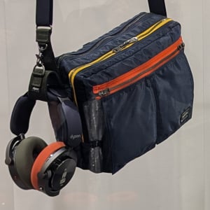 「Dyson OnTracヘッドホン」とPORTERがコラボした限定アイテムが12月の発売を前にDover Street Market Ginzaで先行公開