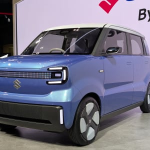 スズキ、軽乗用BEVのコンセプトモデル「Vision e-Sky」を世界初公開【ジャパンモビリティショー2025】