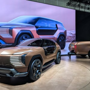 三菱自動車、電動クロスオーバーSUVコンセプト「MITSUBISHI ELEVANCE Concept」を世界初披露【ジャパンモビリティショー2025】