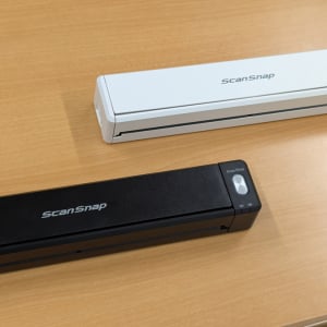 ScanSnapのコンパクトなモバイルスキャナーがUSB-C対応に　「ScanSnap iX110」を11月13日に発売へ