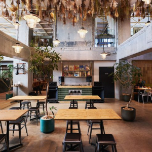 複合商業施設「the RECORDS」が話題！ 公園隣接の閉鎖ビジネスホテルをフードコート等にしてにぎわいの拠点に、地域の価値を再構築　千葉市