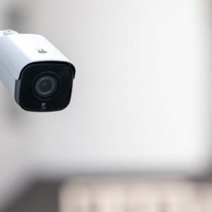 防犯カメラがあることで安心と約82％が回答。でも油断は禁物、知っておきたいエレベーターでの防犯対策