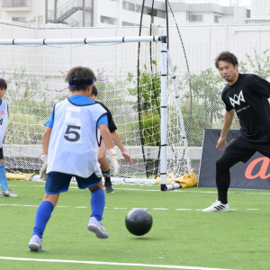 本田圭佑考案の4人制サッカーを楽しく体験！「4v4 EVENT Presented by au 親子で楽しむ秋のサッカーフェス」