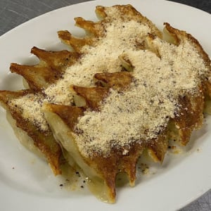 【京都府京都市】「マルシン飯店」餃子をお代わりしたくなる新しい食べ方「餃子用ふりかけ」が新登場