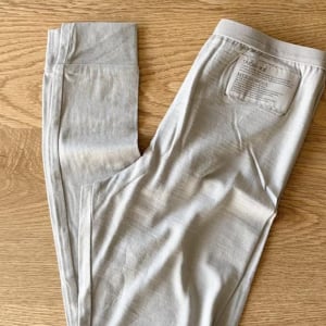 TAIONの「メリノウールレギンス」があれば、ちょっと薄手のパンツでも冬を楽しめそうだ