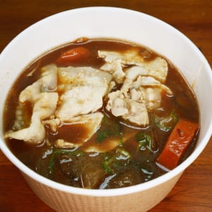 ファミマの新たな豚汁をぜんぶ食べてみた / 日本各地で違う味を発売中→ 食べた結果