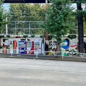 【東京都渋谷区】渋谷ファイヤー通りにミューラルアートが登場！ロスを拠点とするアーティストが制作