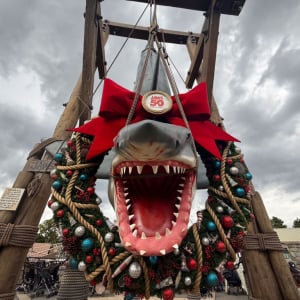 「JAWS」映画公開50周年！　ユニバーサル・スタジオ・ジャパンで「ジョーズ・セレブレーション」開幕